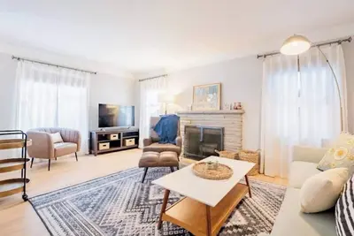 Image de Charming 2br Retreat by Kenny Park & Lakes