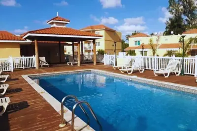 Image de Hip Strip Condo/WiFi/Ac/Tv/Pool/ Gym/ Beach Access