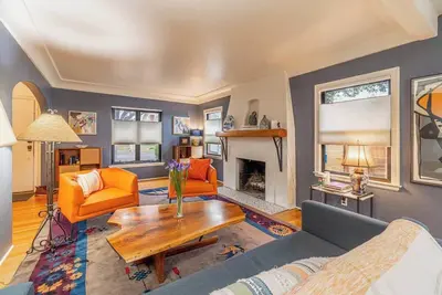 Image de Stylish Old Reno Home Near Midtown + Ev Charger