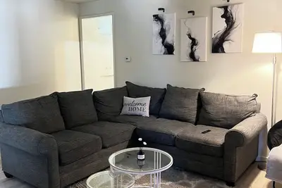 Image de 3-bedroom house in beautiful Tacoma near American Lake Family-friendly