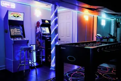 Image de Theater • Game Room • Gym • Firepit • 4br Home