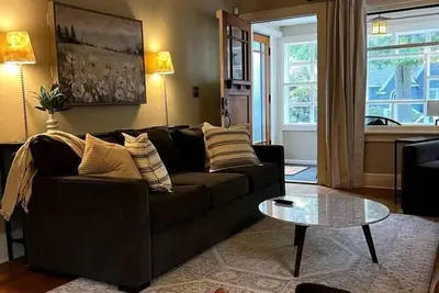 Fifa World Cup, 4bd 2b close to Uw, & light rail