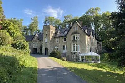 Image de Sheplegh Court Garden Apartment, romantic, with pool in Dartmouth