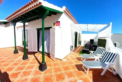 Image de Beautiful house with a terrace, sun deck, and barbecue near the beach