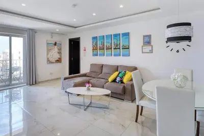 Image de Sliema 3-Bed Apt | Ac Terrace & WiFi