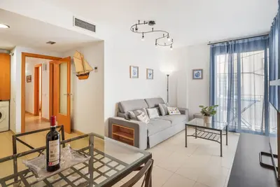 Image de Appartement à 100 mètres de la plage avec piscine