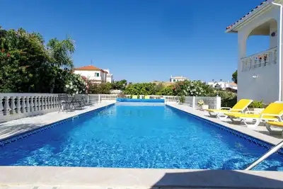 Image de New Fantastic 5 bed/4 bath detached Villa, with private swimming pool 168309/Al