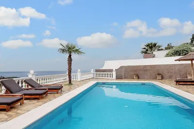 Image de Villa « Costacabana - Tropicana » : Vue Mer, Piscine Privée et Wi-Fi
