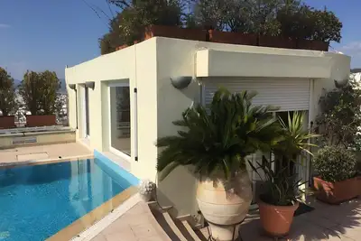 Image de Penthouse de luxe avec piscine privée, terrasse privée et vue imprenable