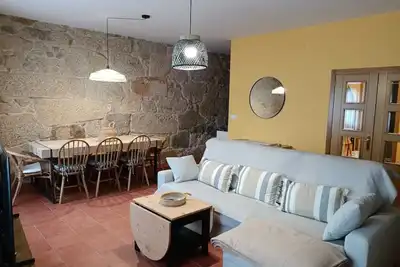 A charming stone house in Xunqueira