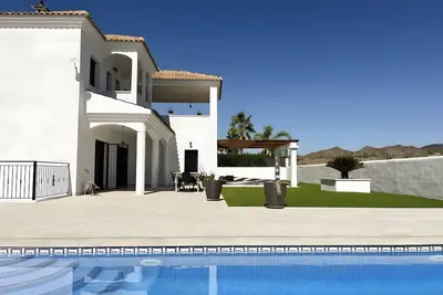 Image de Villa « Casa Ametza » avec vue sur la mer, Wi-Fi et climatisation