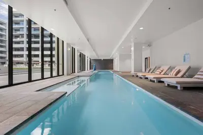 Image de Luxurious 2br In Sought-After `Eastbourne` Complex