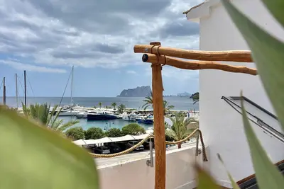 Image de Loft exclusif au port avec terrasse privée et vue mer