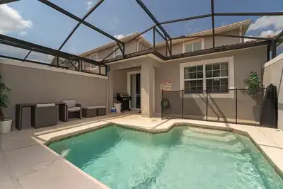 Image de 5br Storey Lake Home Near Disney with Pool