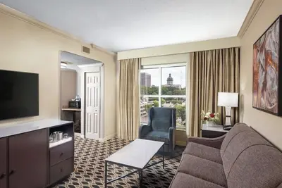 Image de Vivacious Vista District Room