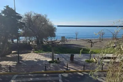 Image de Appartement 'Kons Beach Front' avec vue mer, Wi-Fi et climatisation