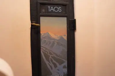 Image de Art Filled Adobe Casita, where the mountains and the desert meet.