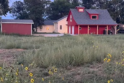 Image de Sundance Retreat: Private 5 Acres, 4br +sleeping loft, 3 Ba, hot tub, wood stove