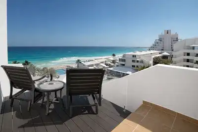 Image de Large Group Getaway - Brisas Cancun Condo 3401