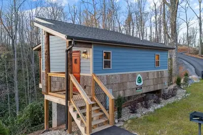 Image de Gatlinburg 24 min | HotTub +King Bed #9