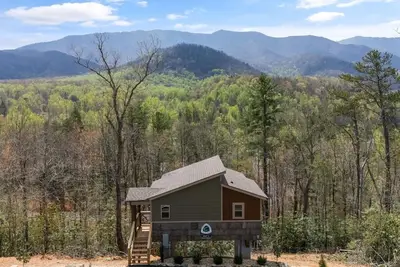 Image de Gatlinburg 24 min | HotTub +King Bed #3