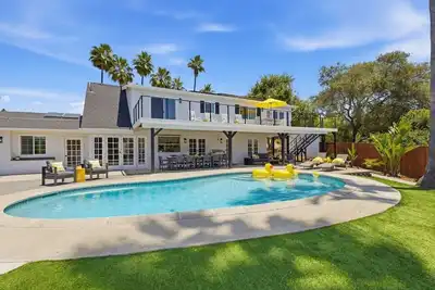 Image de Rancho de Conejo -Sleeps 20! Pool! Views!