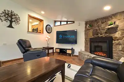 Image de Spacious Pet-Friendly Pool Home