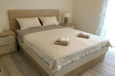 Image de Appartement de deux chambres avec une piscine Zambratija, Umag (A-27150-a)