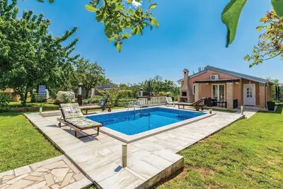 Image de Stunning home in Pula with private swimming pool, can be inside or outside
