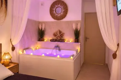 Image de Port Fréjus Prestige- Plage Piscine et Spa