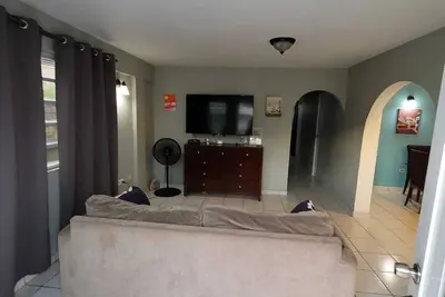 Image de Above the Plaza 1 Sleeps 4