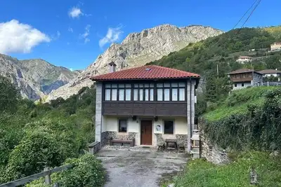 Image de Casa Rural Ribota · mountain getaway in León
