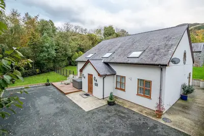 Image de Spacious Four Bedroom Holiday Cottage Near Conwy | Helyg