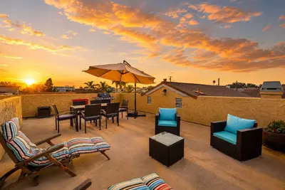 Image de 25% Off July! Walk To Beach W/Rooftop Patio*