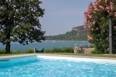 Image de Villa Andrea avec vue sur le lac, Wi-Fi et climatisation