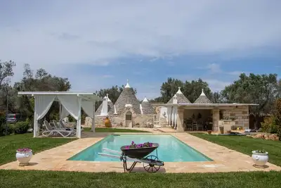 Trullo Canicchiulo by BarbarHouse