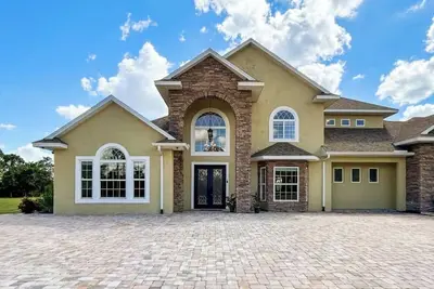 Image de Spacious 6-bedroom 7-bath house in beautiful Sebring