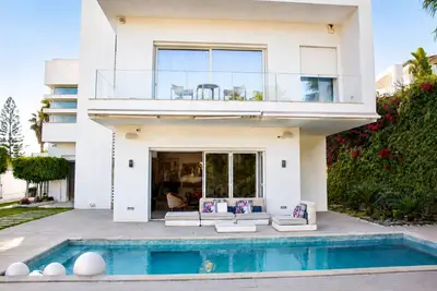 Image de Villa Premium avec Piscine et Grand Jardin S 15