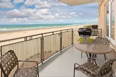 Image de Cozy 1-bedroom resort in serene Seaside with ocean front view  great Fireworks
