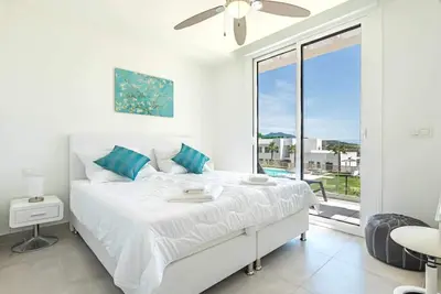 Image de Discover this stylish 2-bedroom apartment in La Cala de Mijas on the Costa del Sol