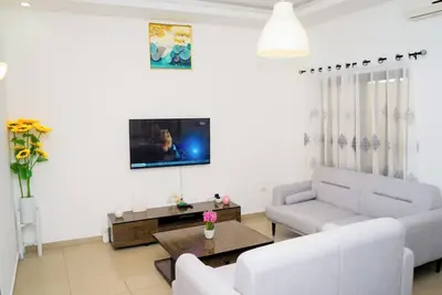 Image de Entree personelle Duplex T4-Cotonou