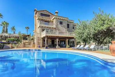 Image de Stunning villa with an infinity pool and incredible views
