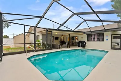 Image de 3/2 Pool Home near Indian Rocks, 3 min. to beach!