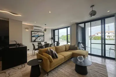Image de Cozy 2br Apartment in Upscale Labone, Accra - (Renner’s Place)