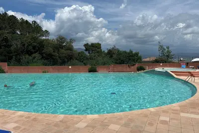 Image de Piscine, proche des plages et climatisé.