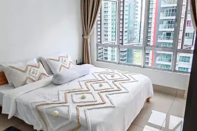 Image de 2-bedroom apartment in charming Kuala Lumpur with cool vibes