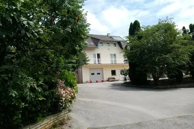 Image de Two Bedroom Apartment with Balcony
