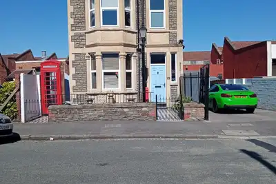 Image de Large Quirky Victorian house with private parking
