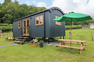 Image de Cwtch Y Bugail 2, pet friendly, with a garden in Llandeilo