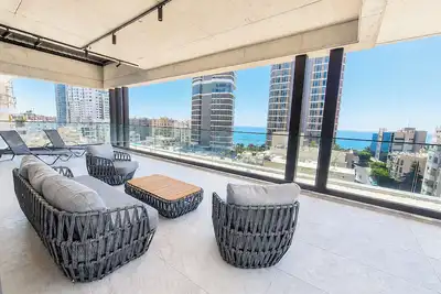 Image de The Seaview 3 bedroom penthouse with a large furnished veranda
